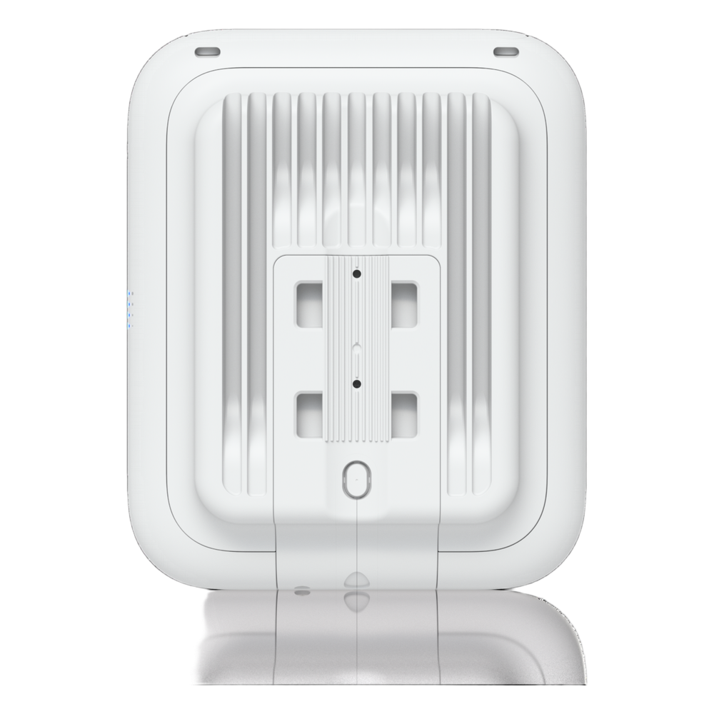 Access Point UniFi WiFi U7 Outdoor WiFi 7 802.11be Doble Banda, MU-MIMO 2x2 en Cada Banda, Puerto de 2.5 GbE, Antena Sectorial Integrada de 90° en 2.4 GHz y 45° en 5 GHz, Conectores para Antenas Omnidireccionales (incluidas), No Incluye Inyector P - Imagen 4